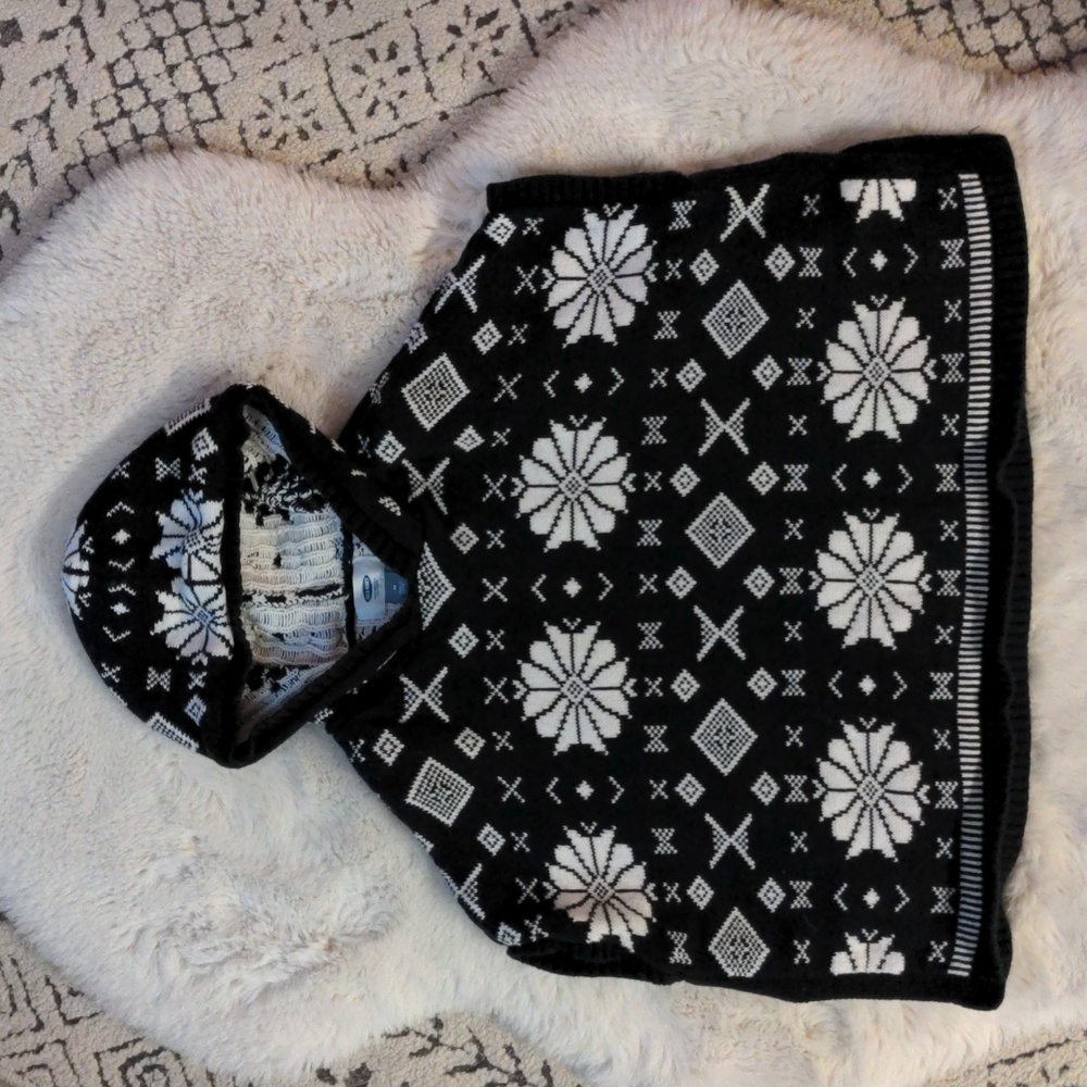 Girls Old Navy Hooded Poncho-Style Knit Sweater w/ Armholes (M) Black White Snow